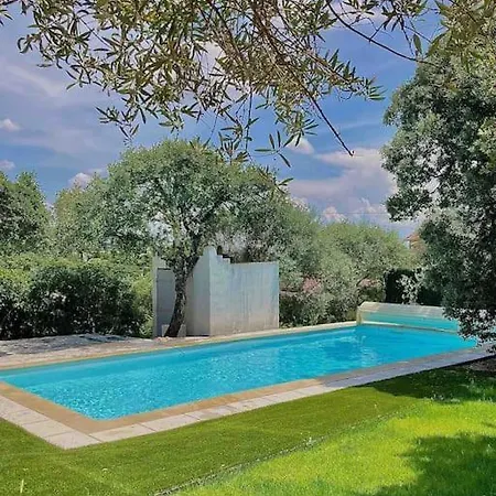 Villa De Charme Avec Piscine 5 Min D'avignon Les Angles (Gard)