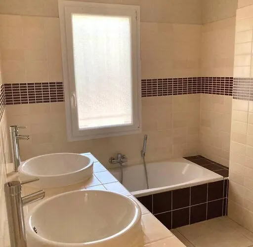 De Charme Avec Piscine 5 Min D'avignon Les Angles (Gard)