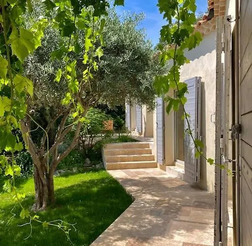 Вилла De Charme Avec Piscine 5 Min D'avignon Les Angles (Gard)